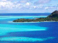 Modrozelený ostrov Bora Bora