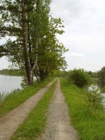 Cyklisté trasy kolem rybníků